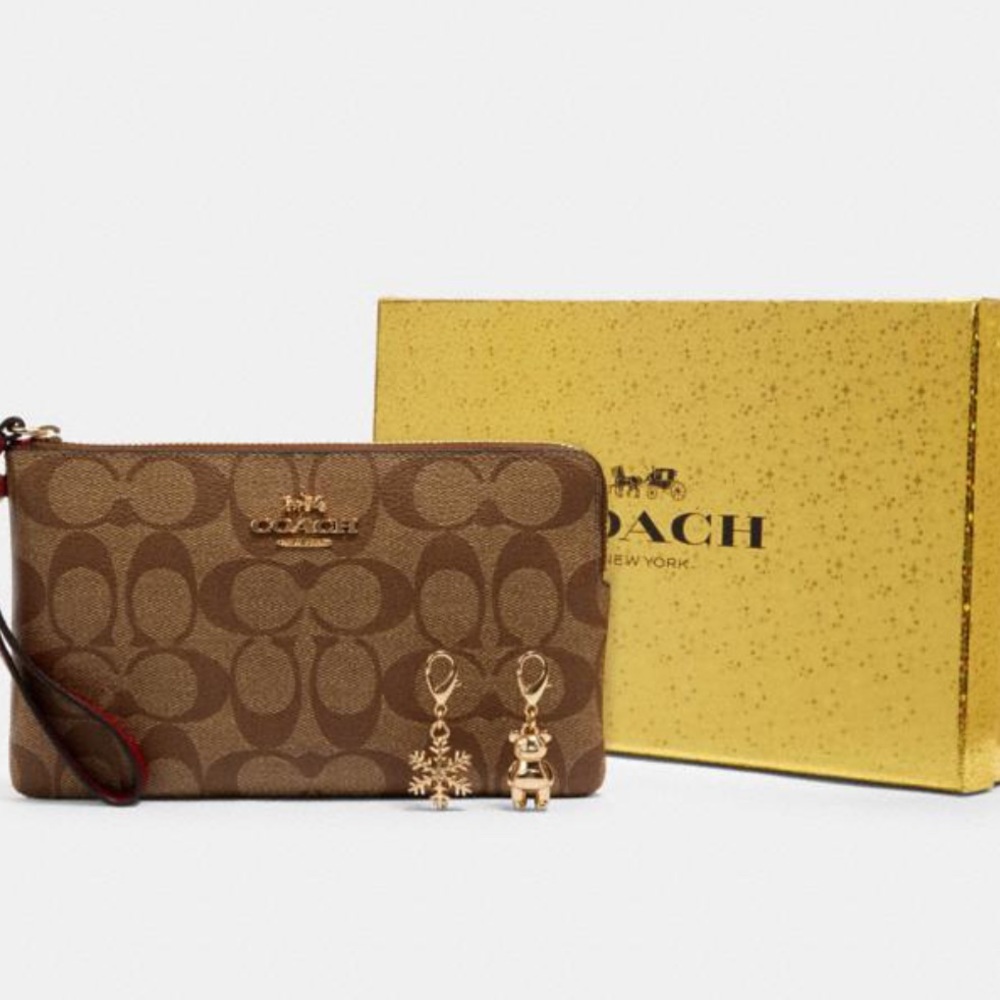 Coach Large Corner Zip Wristlet With 2 Charms Gift Box Set.